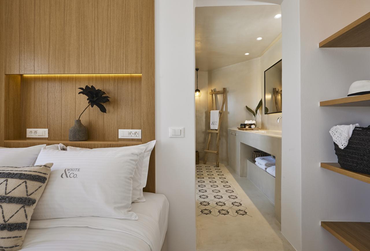 White & Co. La Torre Suites Pýrgos Eksteriør bilde