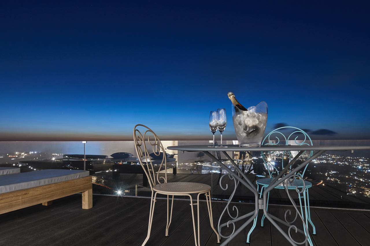 White & Co. La Torre Suites Pýrgos Eksteriør bilde